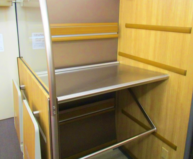 Oversized baggage area