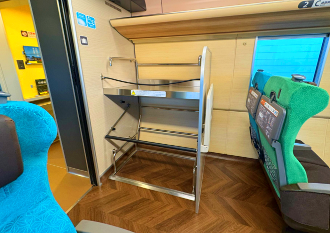 Oversized baggage area